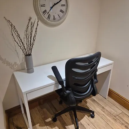 Spacious 2 Bed Next To Bae With Bath Barrow-in-Furness